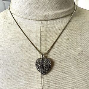 Silver heart pendant necklace